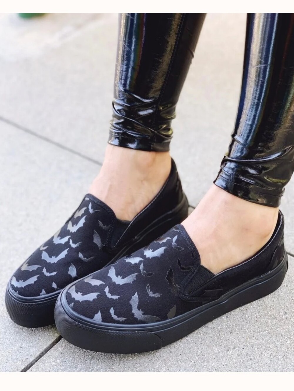 YRU 🖤 CHILL BAT SLIP ON - BLACKOUT